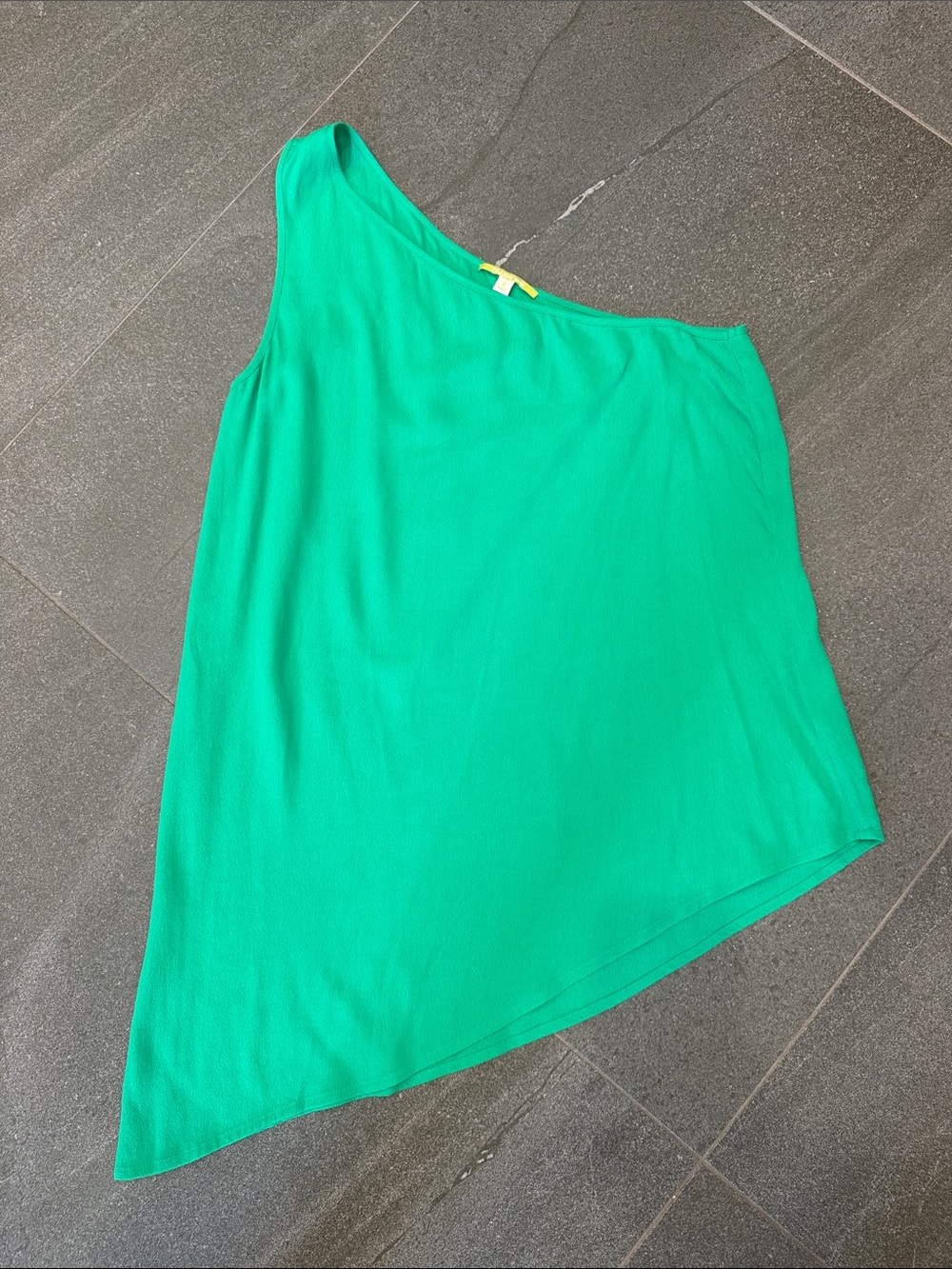 One-Shoulder Asymmetric Shell Top